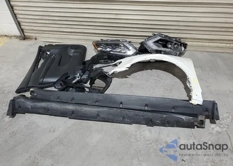 2017 Nissan Rogue Sv z USA, uszkodzony, nr VIN 5N1AT2MV1HC883822